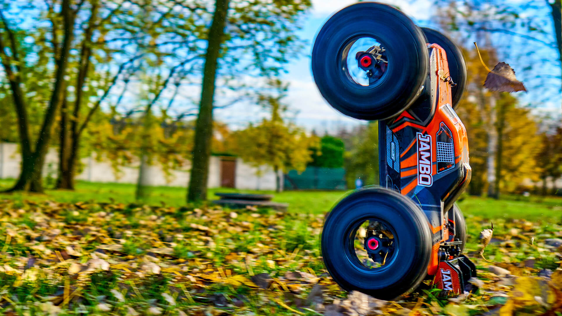 1 x Jambo + 2 x 3s5400mAh Lipo 1 x Jambo + 2 x 3s5400mAh Lipo